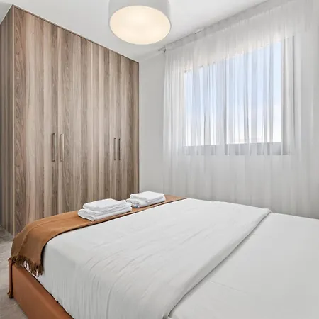 Anthemis Iii Apartment *